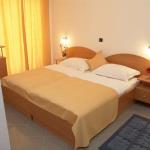 Hotel Sunce, Podstrana